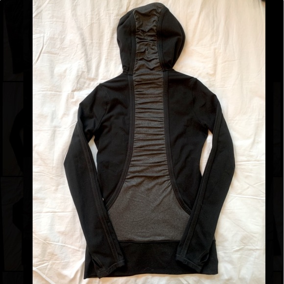 Lululemon Stretch Scuba - Picture 2 of 5